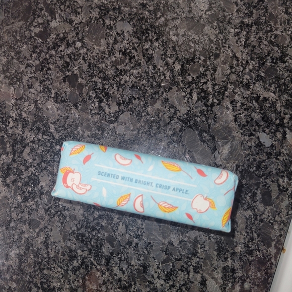 Perfectly Posh, How About Them Apples Chunk - Picture 4 of 4